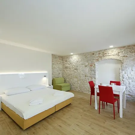 Πανσιόν Idassa Atrium 4*