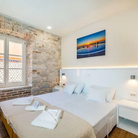 Πανσιόν Idassa Atrium 4*