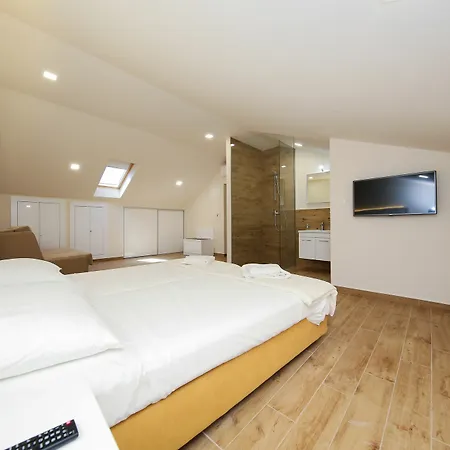 Πανσιόν Idassa Atrium 4*