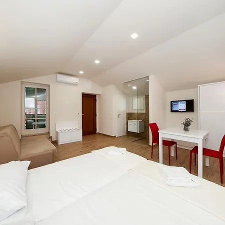 Affittacamere Idassa Atrium 4*