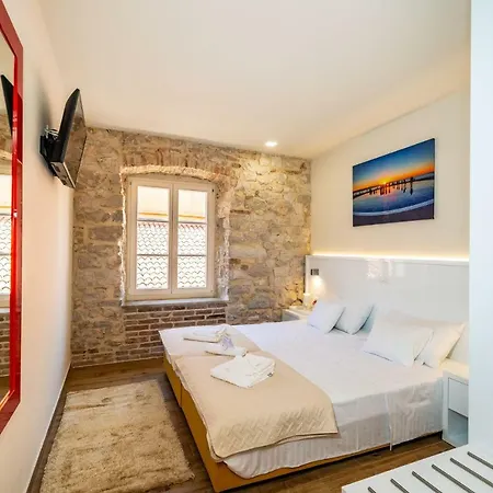 בית הארחה Idassa Atrium 4*